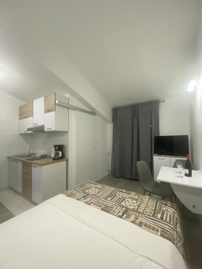Apartman Freja II โปดสตรานา ภายนอก รูปภาพ